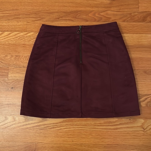 NWOT maroon suede skirt - Picture 3 of 4